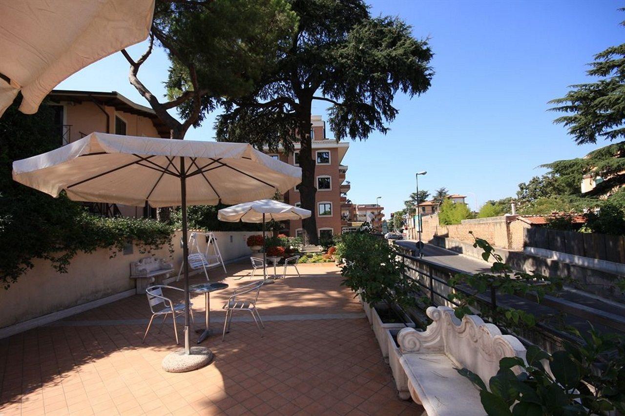 The Smooth Rome Hotel Restaurant photo